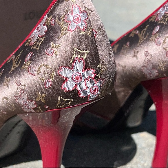 Vintage Louis Vuitton Runway Satin Cherry Blossom Heels - Picture 8 of 12